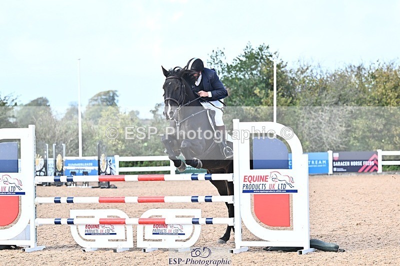 261014-131030-00584 - Cls  05 Snr Newcomers & 1.10m Open