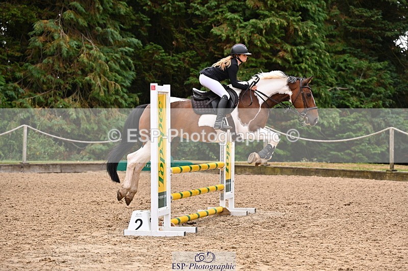 250817A-104854-03932 - Cls 16 Snr British Novice