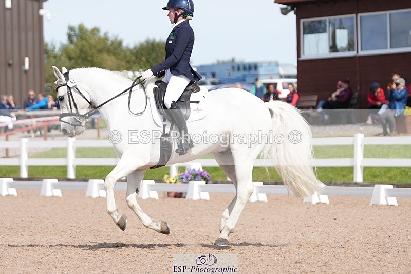 250906-135808-03821 - 067-Laura.PercyConobola.Cascade