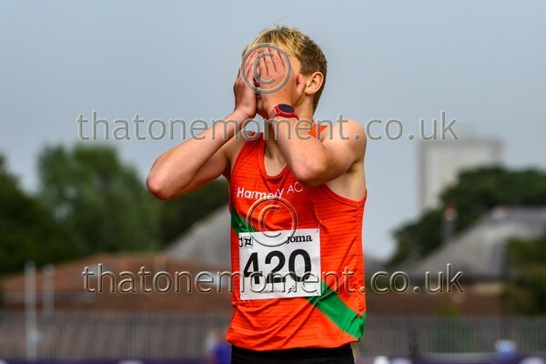 Age25SUN-929214 - Track Male