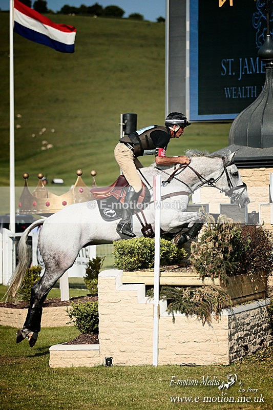 _LES6039a - Equestrian