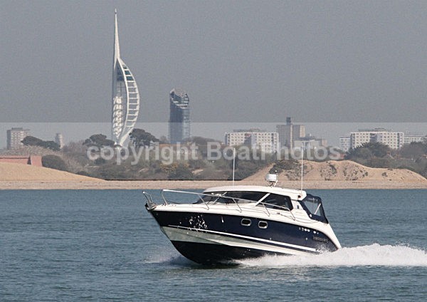 110408 BLUE SKIES AQUADOR IMG_0198 - Motorboats - Hardtop