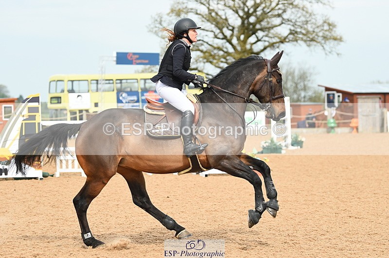 230504A-102442-00608 - Cls 8 Snr Foxhunter