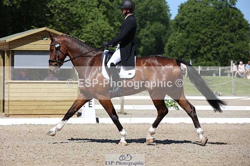 230526-105344-05341 - 365-BWE_NEWTON_DE_JASPER-Adam_Harvey-WEDTrotUp+DR