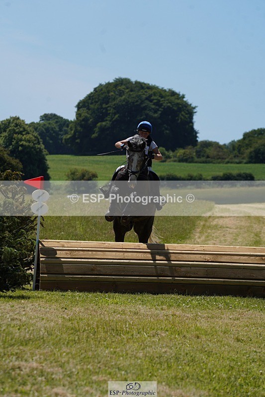 240629X-123330-2011 - 065-Chloe_Dunn-TOWERHILL_SHAMIE