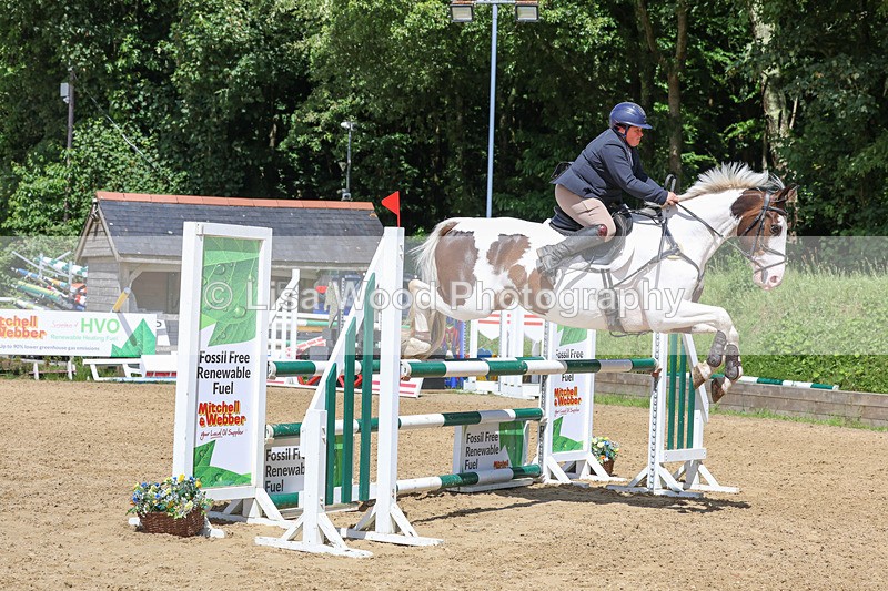 3E7A7439 - Class 8: Senior Newcomers/1.10m open