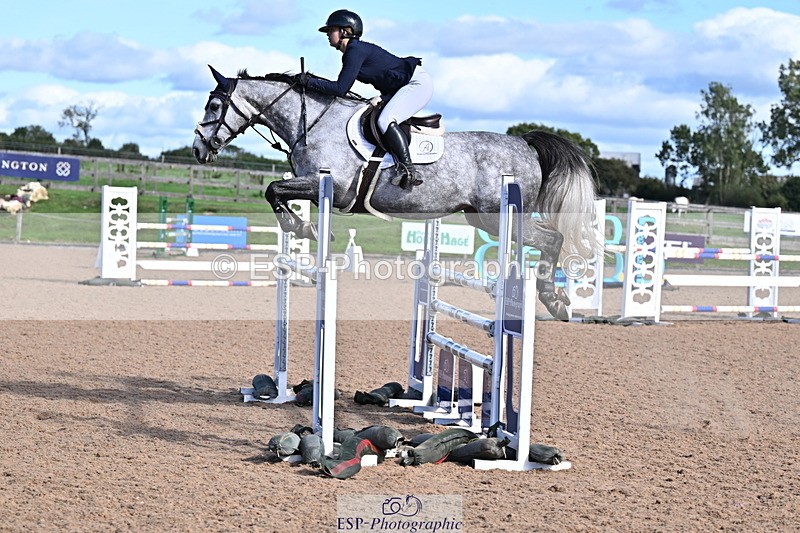 260923B-152156-00975 - Cls 06 Snr Fox & 1.20m Open
