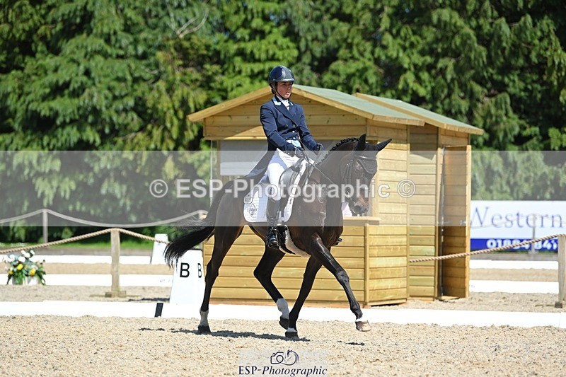 230526-144803-07009 - 485-OPPOSITION_HERALDIK_GIRL-Kirsty_Chabert-DR