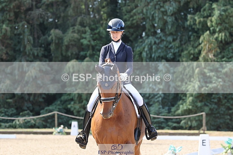 250809A-100631-02516 - 074-Robyn.WalkerSt.Giles.Voila