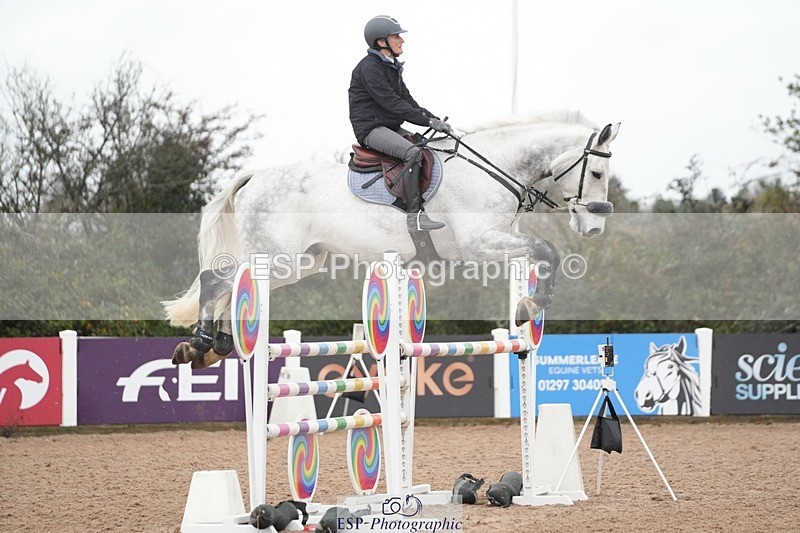 251107-131957-01127 - Cls 6 Foxhunter and 1.20m Open