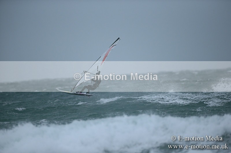 WS 030413-86 - Windsurfing