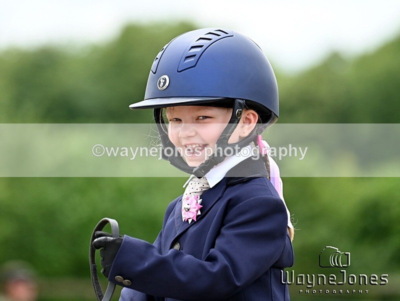 WJ7_3715 - Nancy & Churchill's first Show 22-06-25