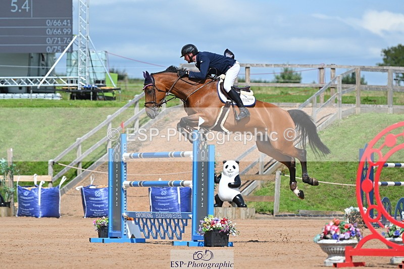 230721A-160520-07602 - Cls 10, 2 Star Big 1.45m Start to break