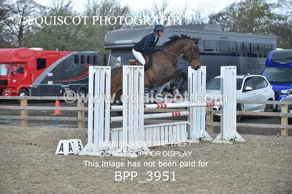 BPP_3951 - CLASS 4 Senior Newcomers/ 1.10m Open