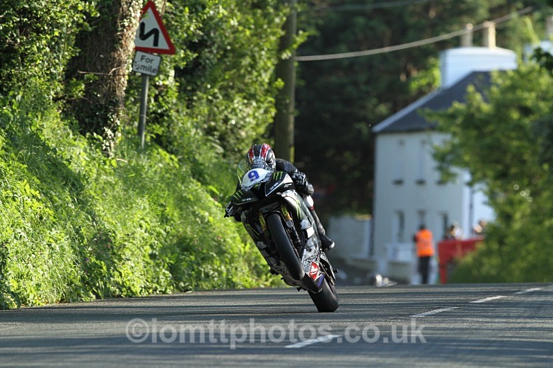 Ian Hutchinson - Monster Energy Supersport Race 1