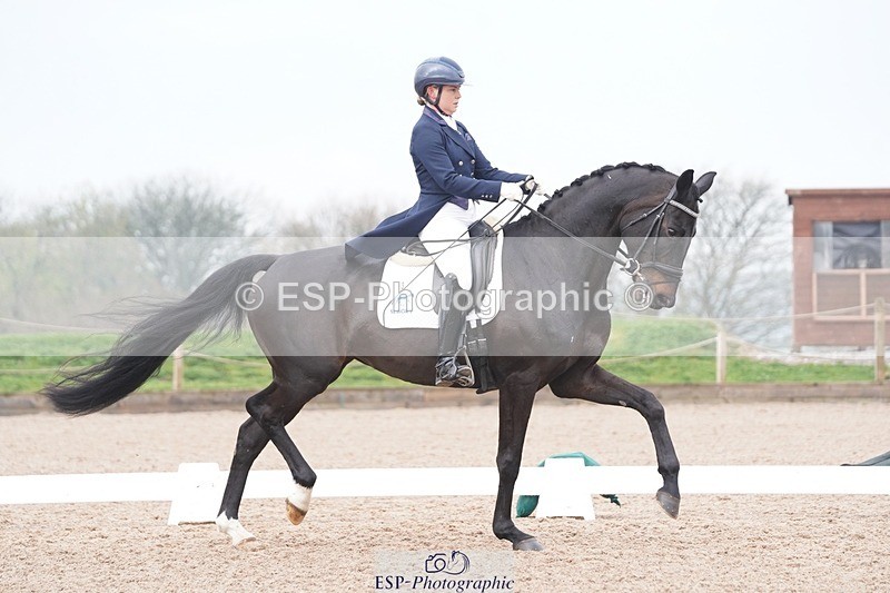 250404-102020-04270 - 003-Abbie.Newbury-Seagry.Firstamour