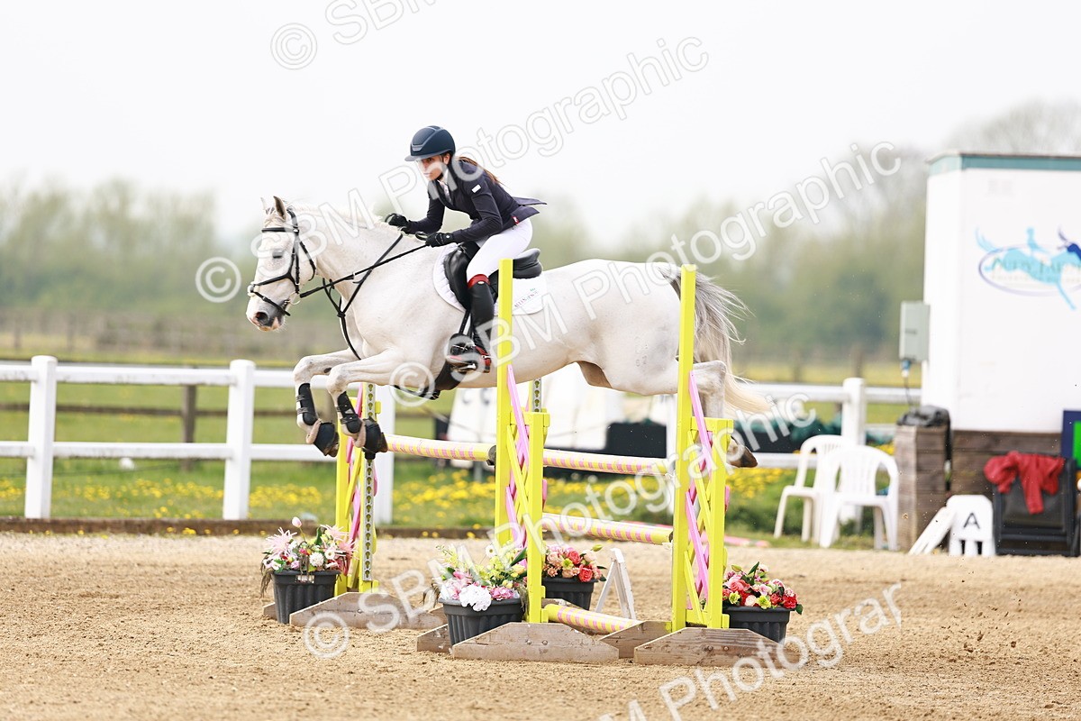  - Class 17 - Senior 1.05m