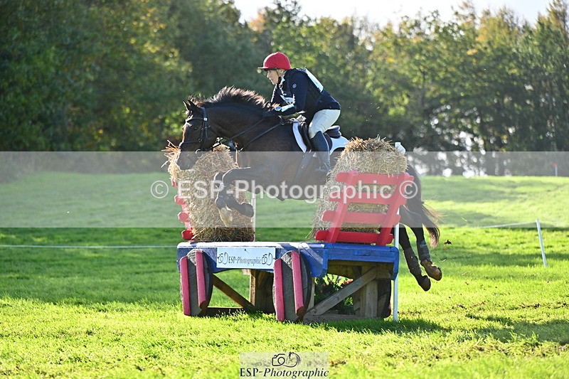 251025A-121852-19065 - F-418-Caroline.Davies
