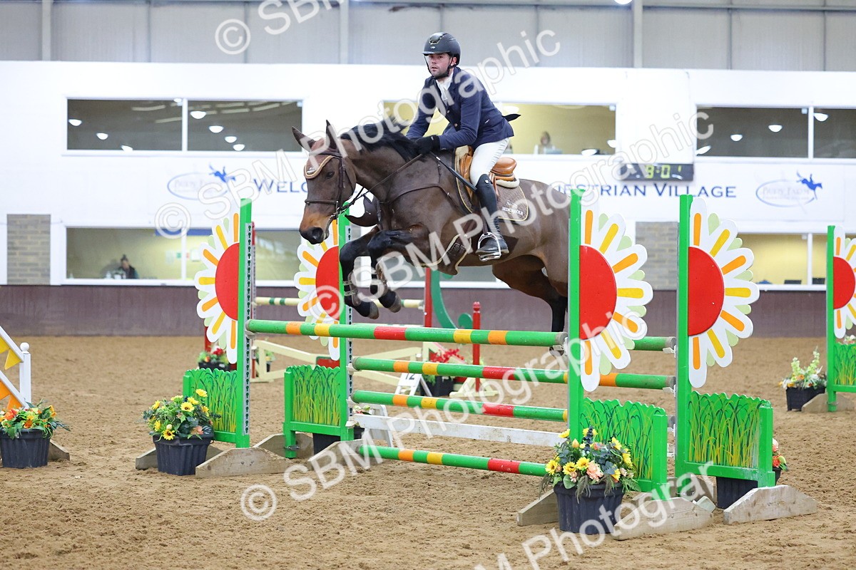 1I0A4826 - Class 9 - Senior Newcomers/ 1.10m Open