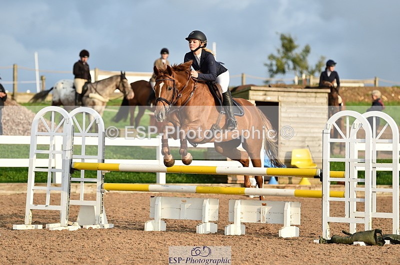 220829A-182026-00541 - 90cm classes