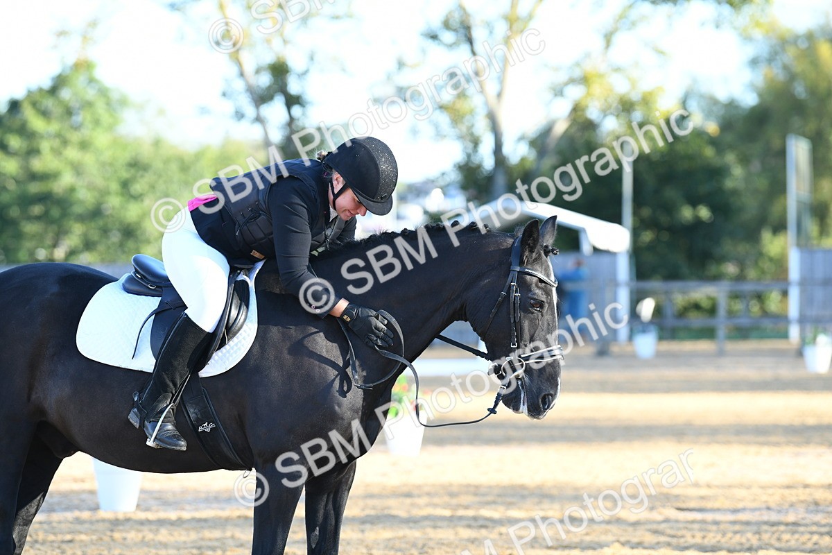 SBM_14302 - D4 - Small Tour Championship - Intro B