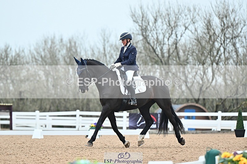 250214-094838-00688 - 228-Louise.Hutchinson-Shovern.Noire