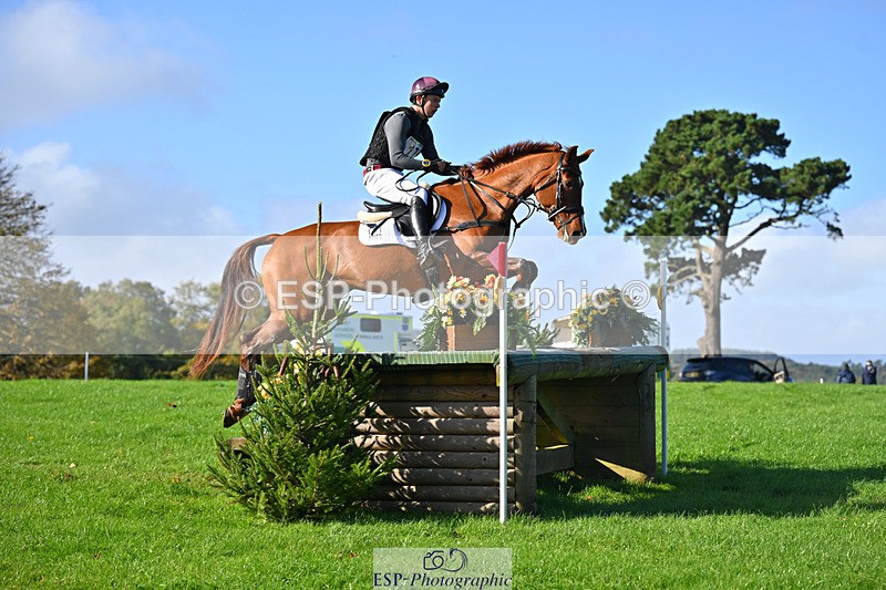 241025-112322-06705 - 017-Louis.Pern-CLASSICTOP.MISS.VIVIENNE