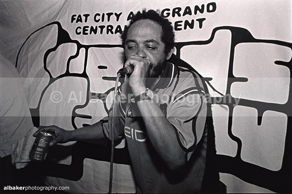 42 - Friends-&-Family @ the roadhouse 06.04.02