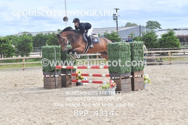 BPP_4314 - CLASS 12 SUN Senior British Novice/ 90cm Open