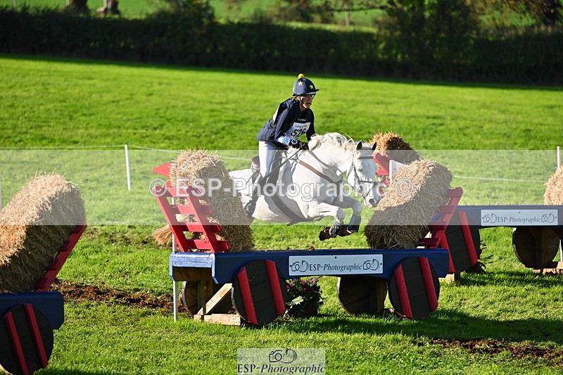 251025A-151047-21382 - G-526-Helen.Hickson