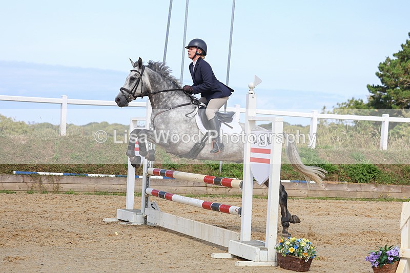3E7A0691 - Class 4: Senior British Novice/90cm open