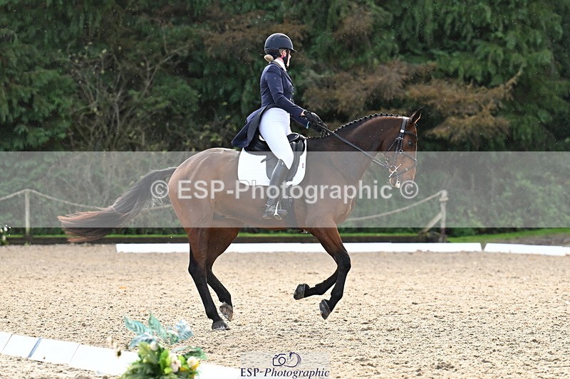 251023A-145703-05634 - B-158-Hannah.Hobhouse