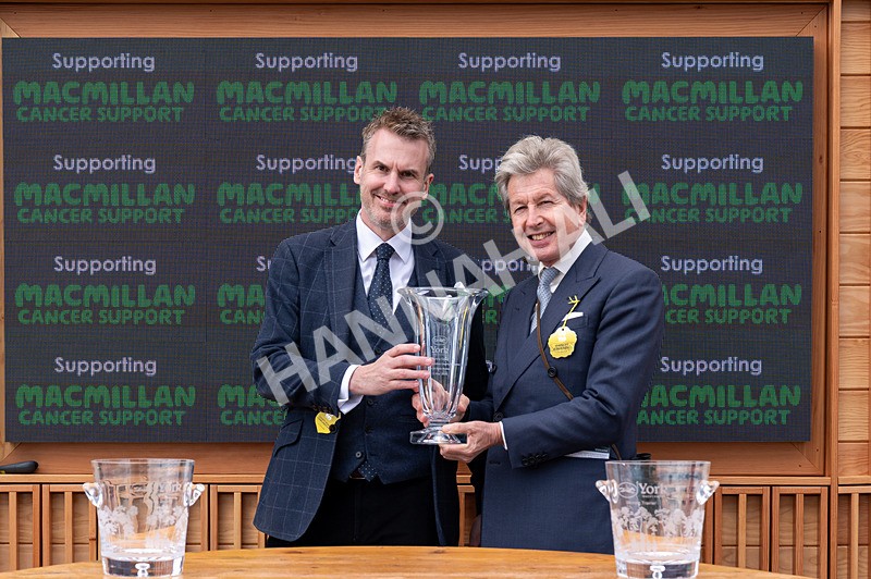 150526-Race 3-Warrant Holder-2622 - Race 3 2.55pm Support Macmillan Charity Raceday On 13 June Handicap
