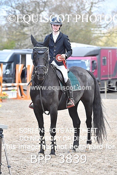 BPP_3839 - CLASS 3 FRI Senior British Novice/ 90cm Open