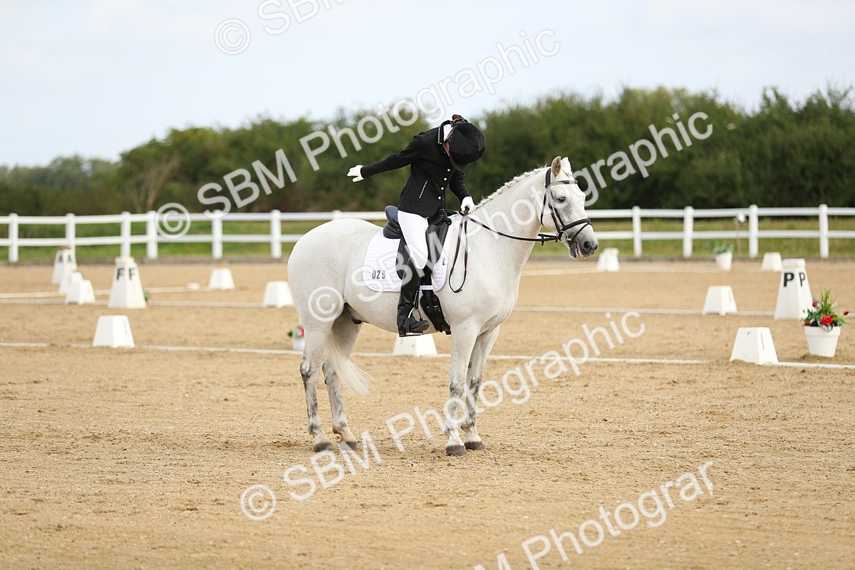 SBM_015521 - Class 13 - Novice 23 - 9.54-11.04