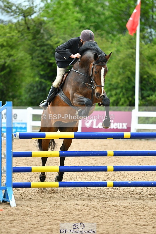 230507A-132713-08131 - Cls 43 1.05m Amateur Quali