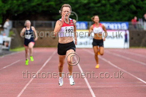 CEM26-925189 - Track Female Set One