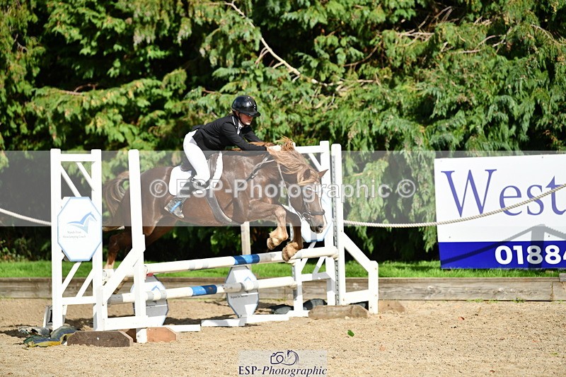 251004A-145721-01597 - Classes 8 & 9 70cm