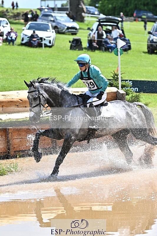 240526-121730-21928 - 529-SBH_BIG_WALL-Izzy_Taylor