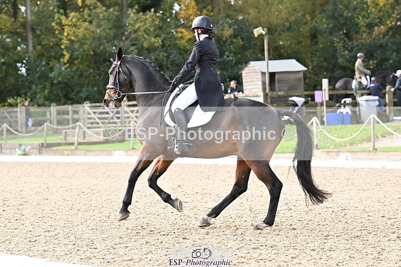 251023A-105328-01582 - B-132-Hannah.R.Jones