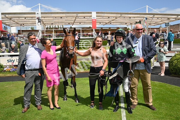 yr10062022r1-35 - Race 1 2.00pm Constant Security Gentlemen Amateur Riders Stakes