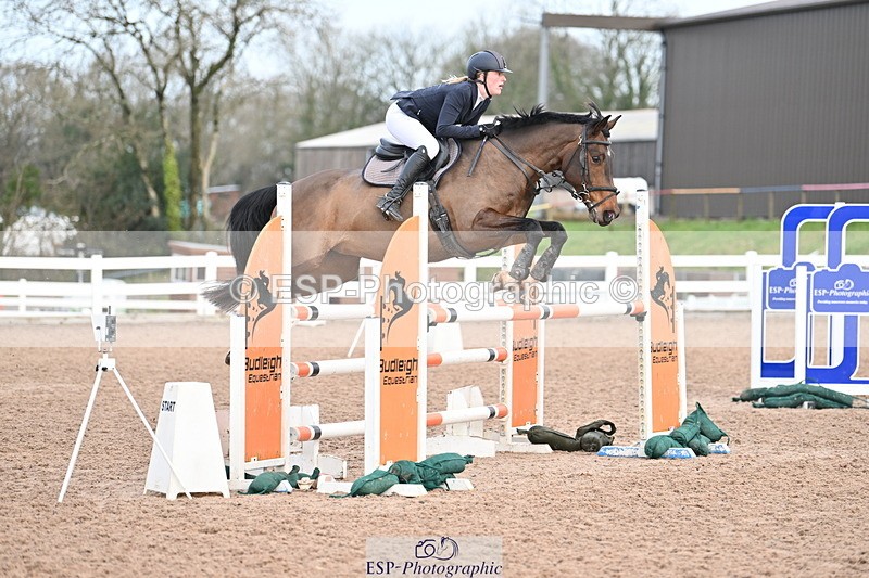 231209A-120700-01709 - Cls 12 Newcomers & 1.10m Open