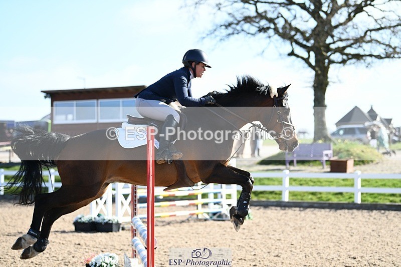 250330-102533-06108 - Cls 32 British Novice and 90cm