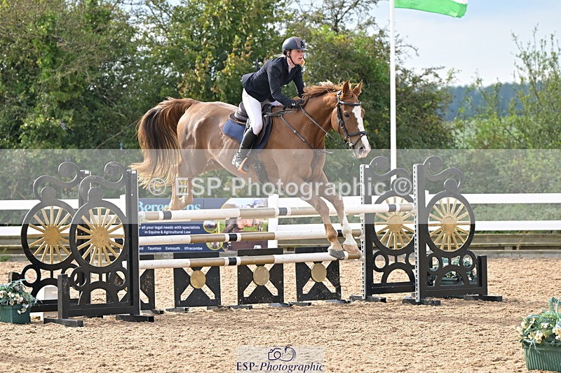 241004A-150404-02647 - Fri 12 1.15m Members Cup