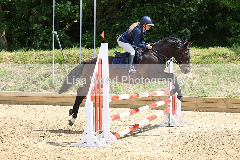 3E7A0234 - Class 9: Senior BN/90cm open