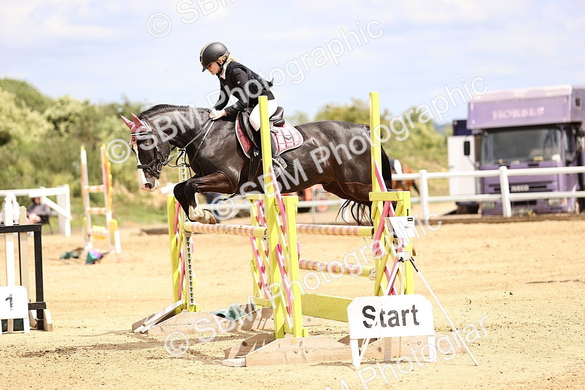 SBM_000357 - Class 4 - 1m showjumping