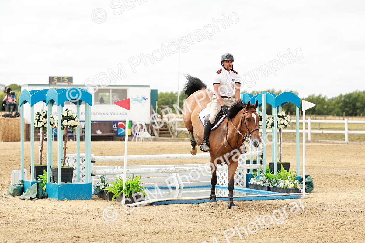 SBM_018397 - Class 21 - Senior Newcomers Championship 2d Rd