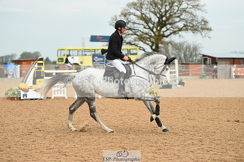 230504A-091928-00328 - Cls 8 Snr Foxhunter