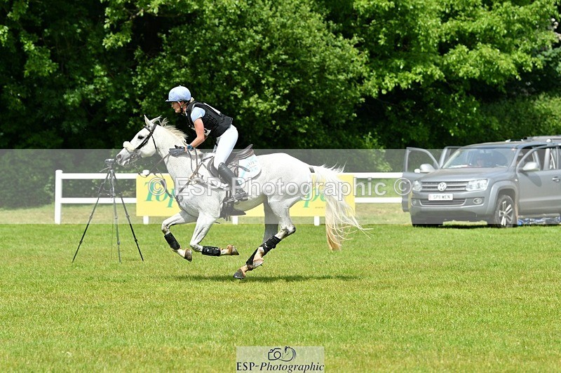 230528-142235-18266 - 475-GLADSTONE_II-Ginny_Thomasen-XC