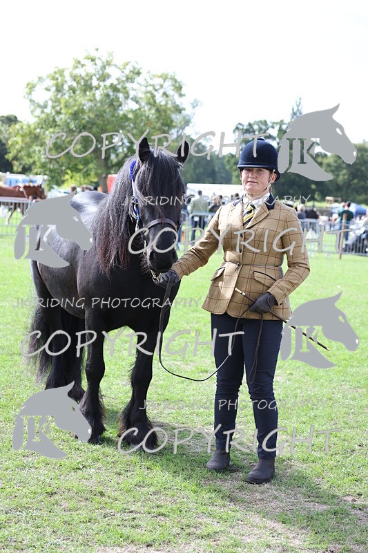 APP_2986 - Class 10a/b M&M in hand